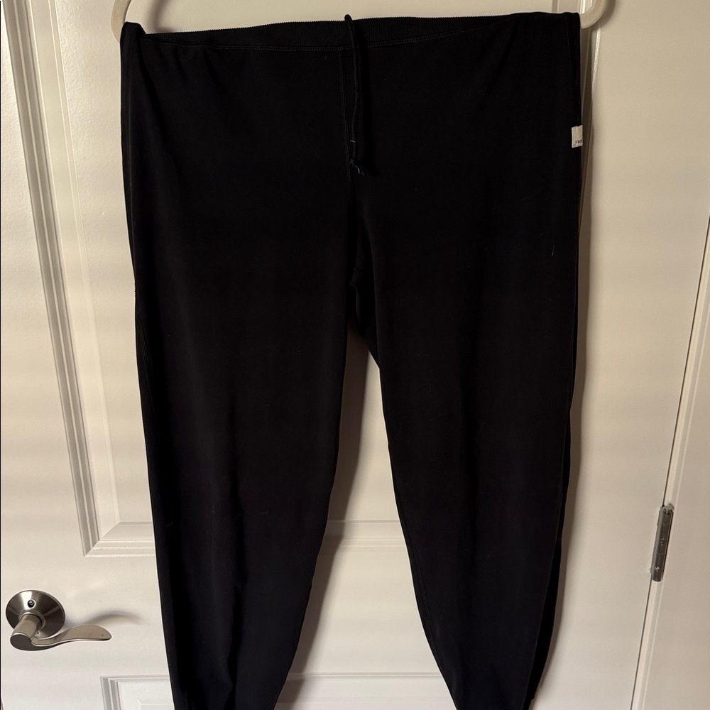 Vuori Women's Black Track Pants
